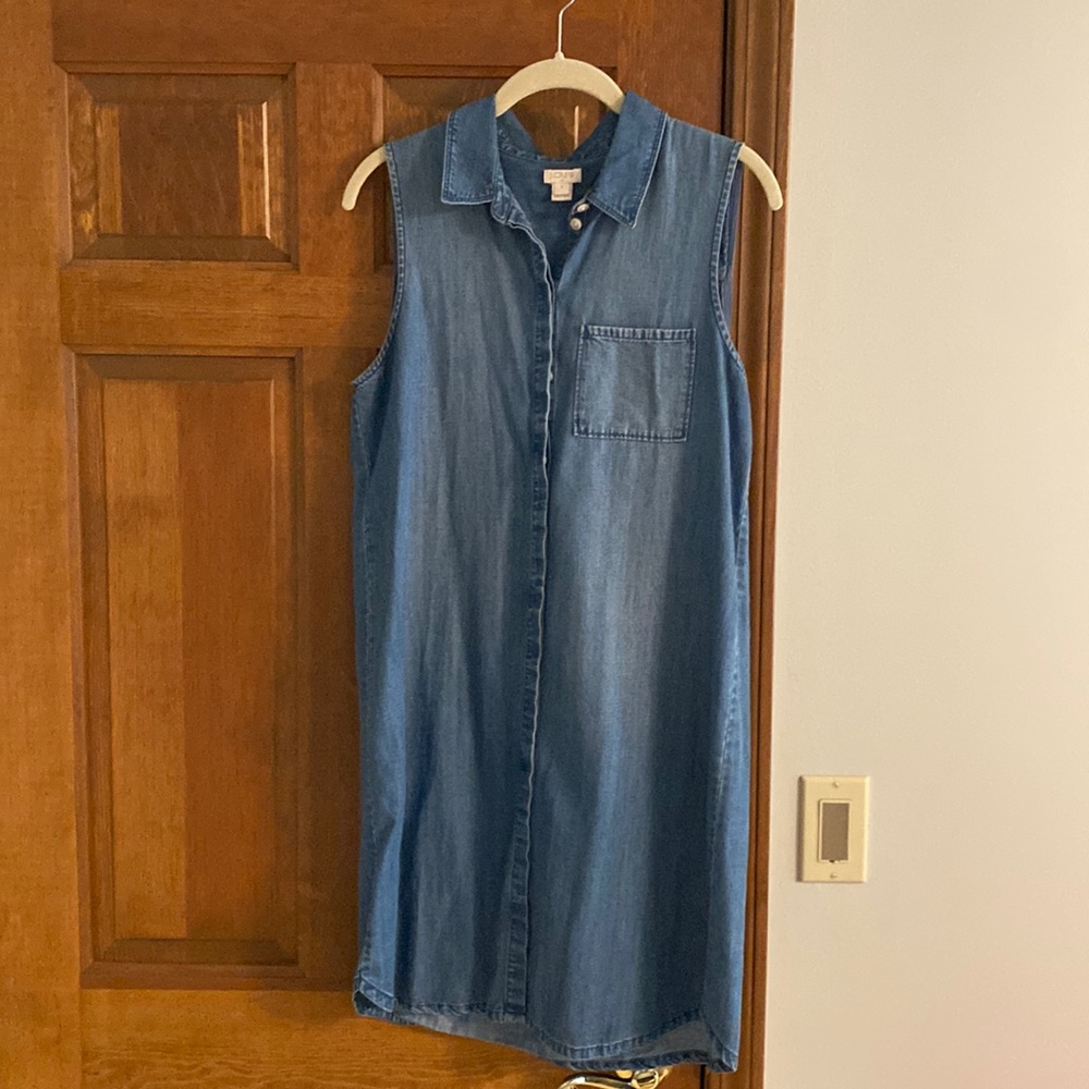 Sleeveless denim dress